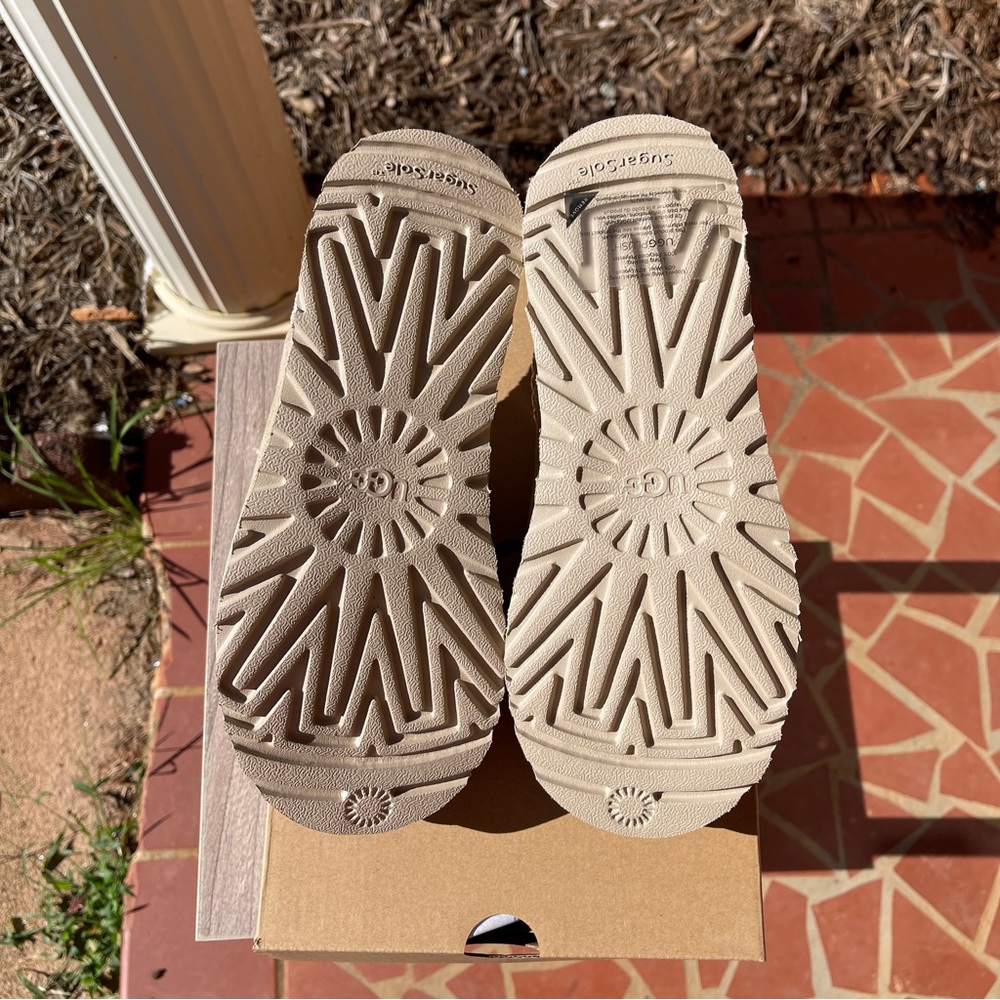 UGG Women’s Tasman Slipper Mustard Seed NWT - Picture 7 of 11